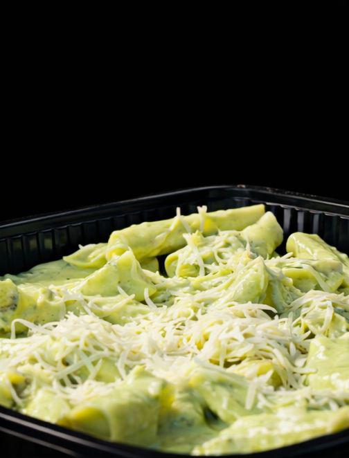 باستا معكرونة بني بيستو صوص الريحان