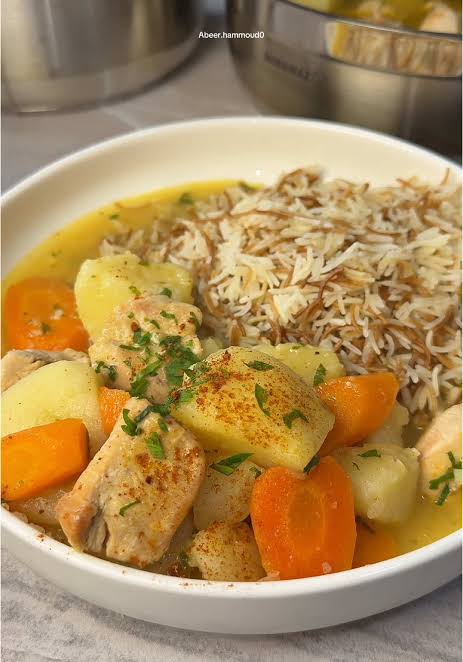 يخنه بطاطا بالدجاج