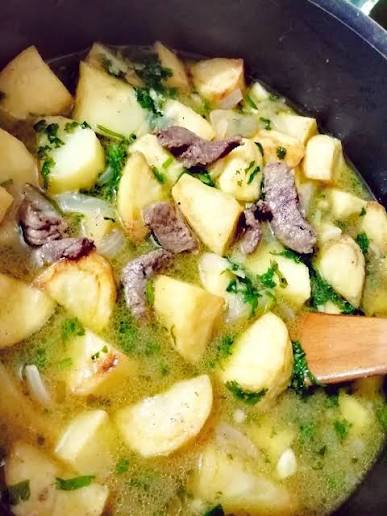 يخنه بطاطا بلحمه خاروف