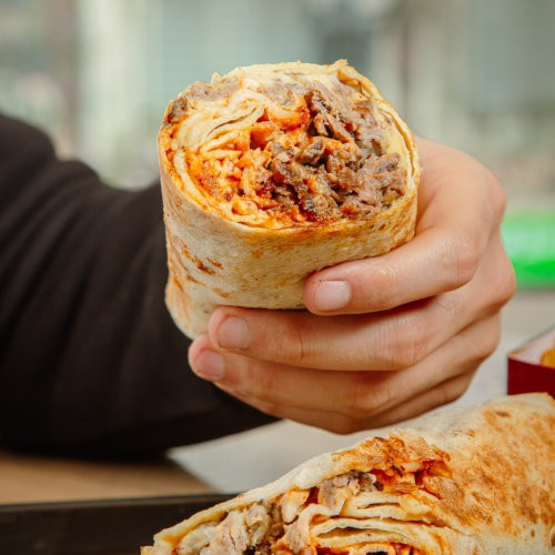 ساندويش شاورما مكس عربي