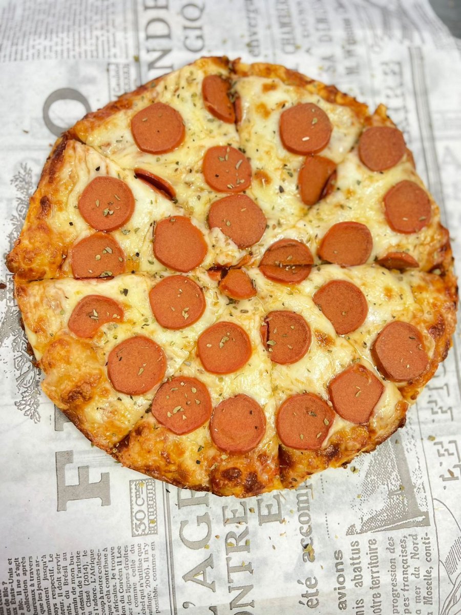 بيتزا نقانق