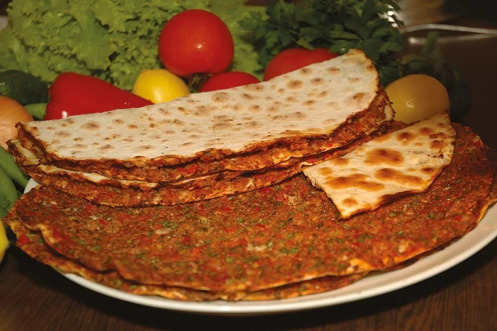 لحم عجون 