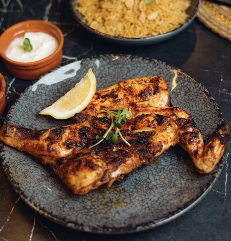 نص دجاجة مشوية 